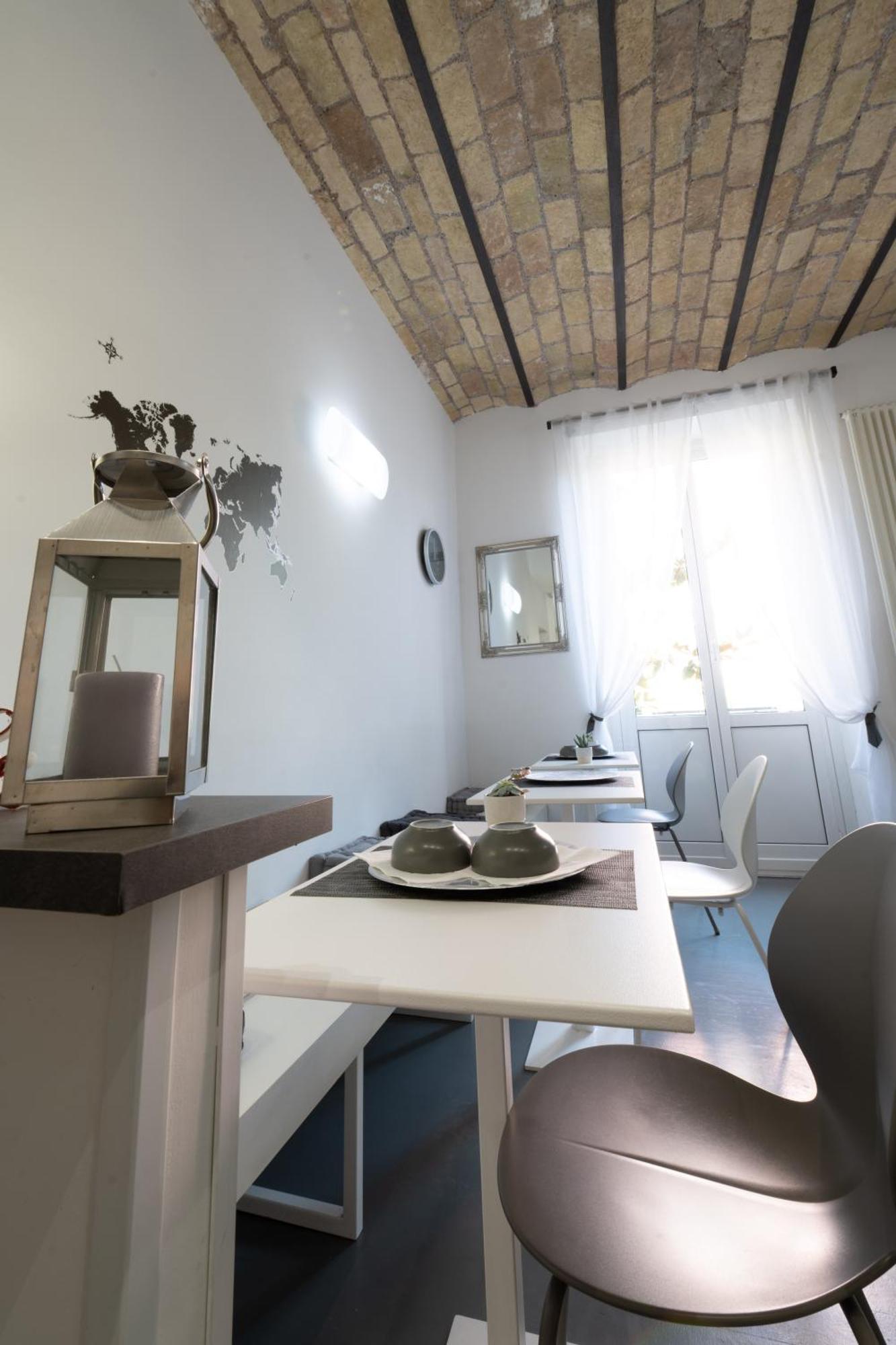 Urbe Colosseo Couette-café 2*