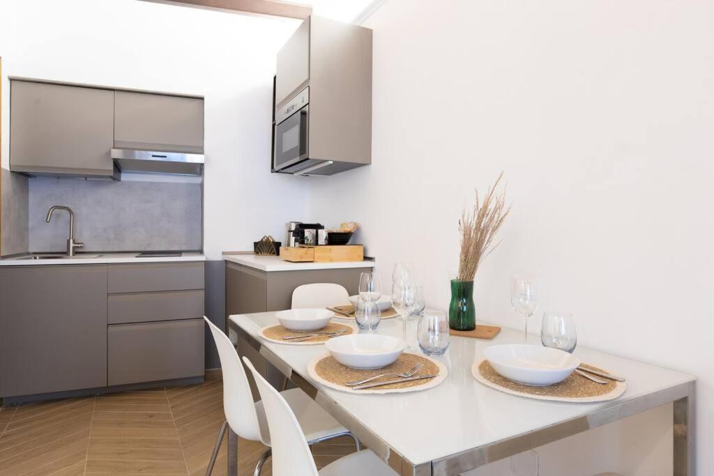 Historic Domus -100 Mt From The Colosseum And 1 Min Metro Appartement