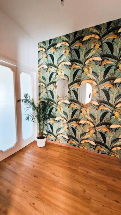 Flora Apartment *
