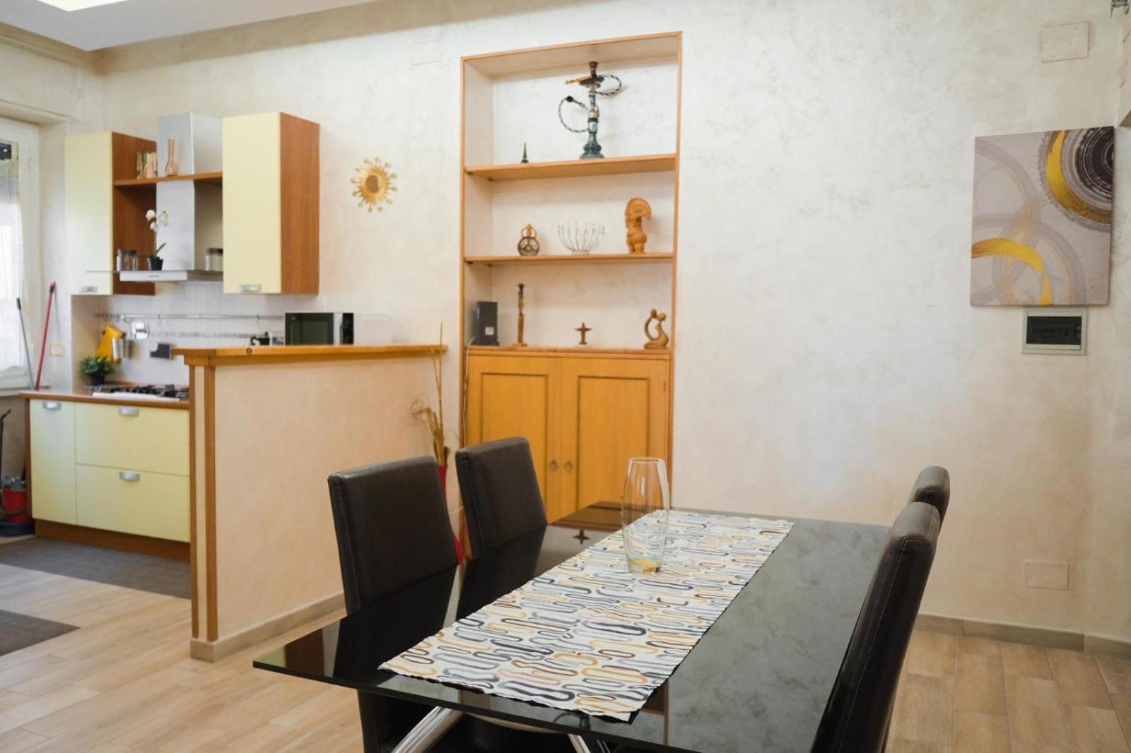 Lollo House Rome