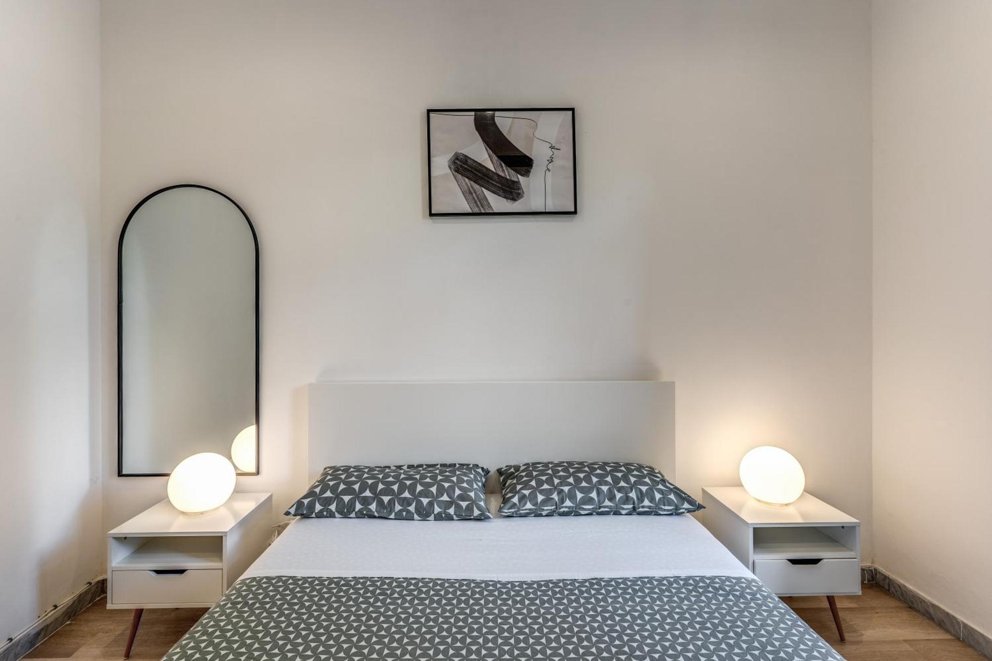 Apartment V E N E R E
