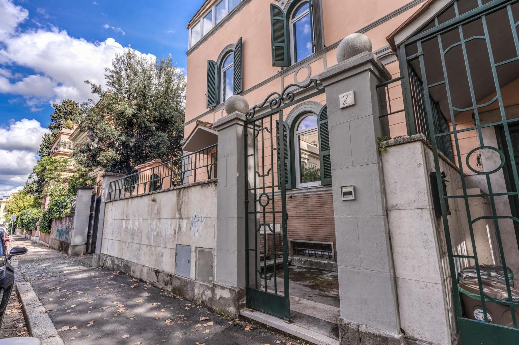 Appartement V E N E R E *