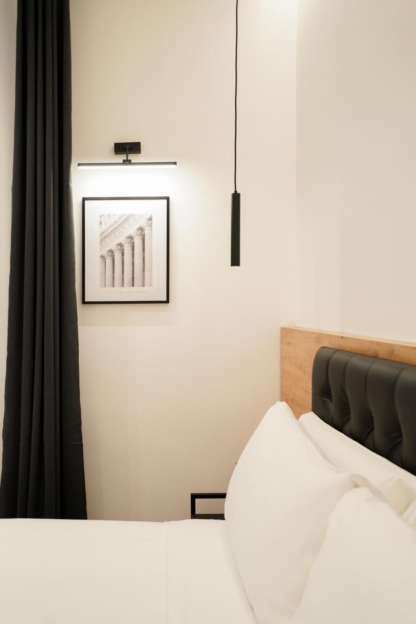 No Man's Land Guest house Rome