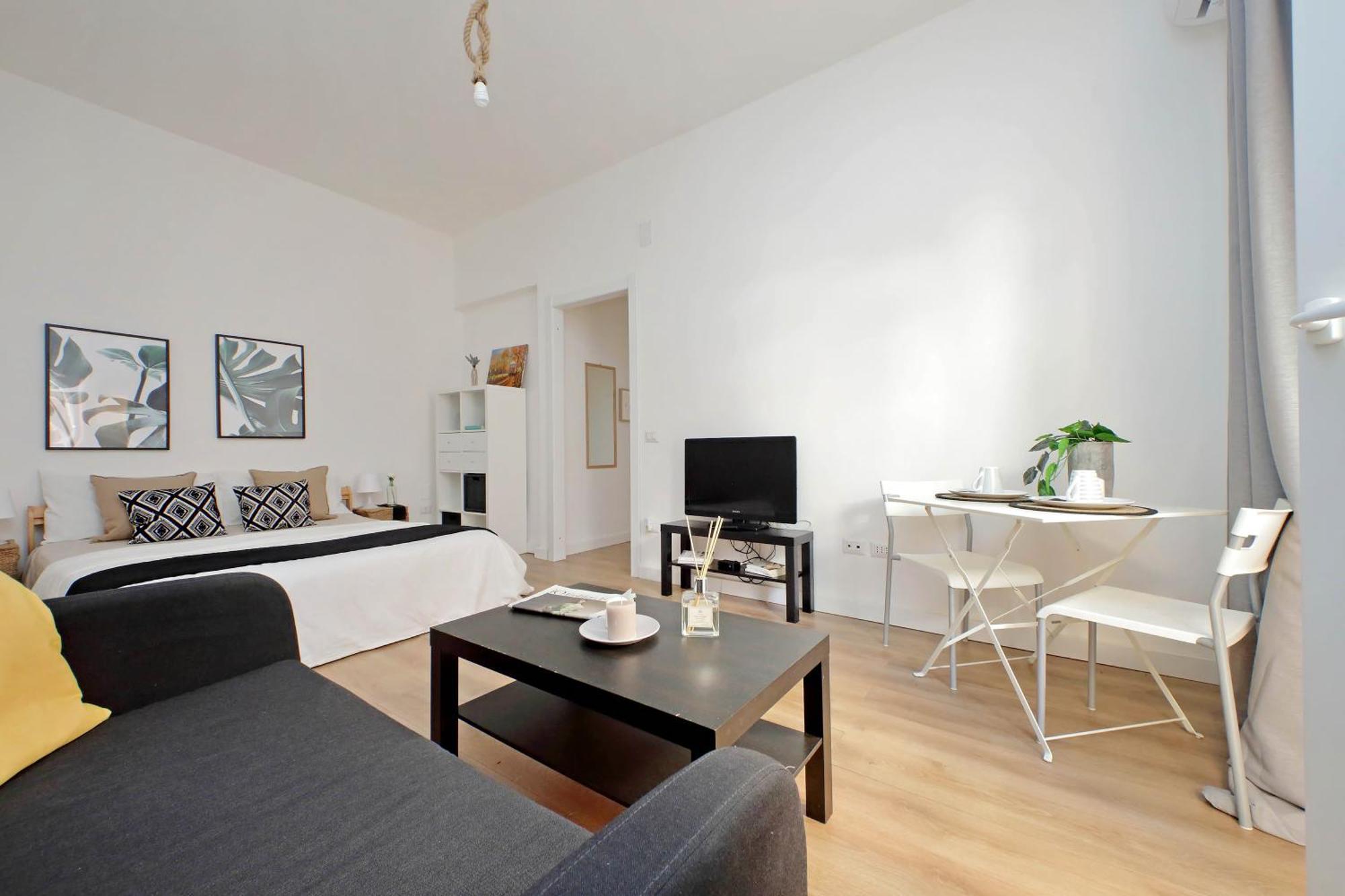 Primavera's Flat * Rome