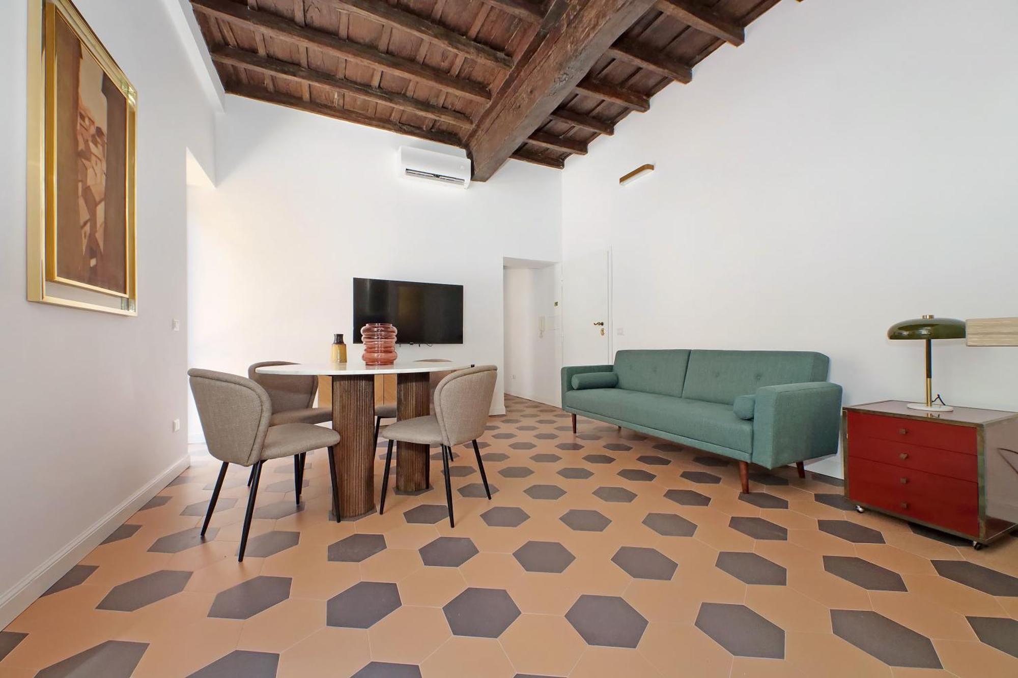 Trastevere Cisterna 4 *