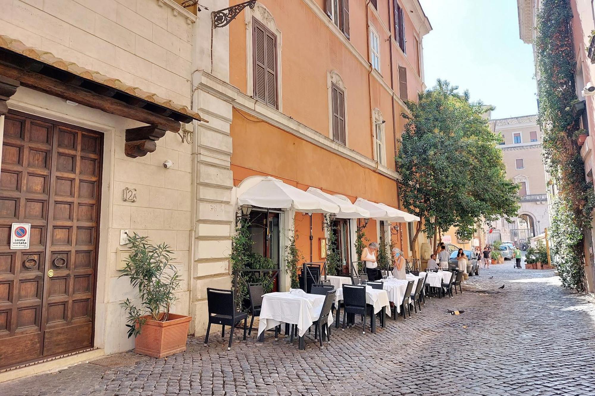 Trastevere Cisterna 4 * Rome