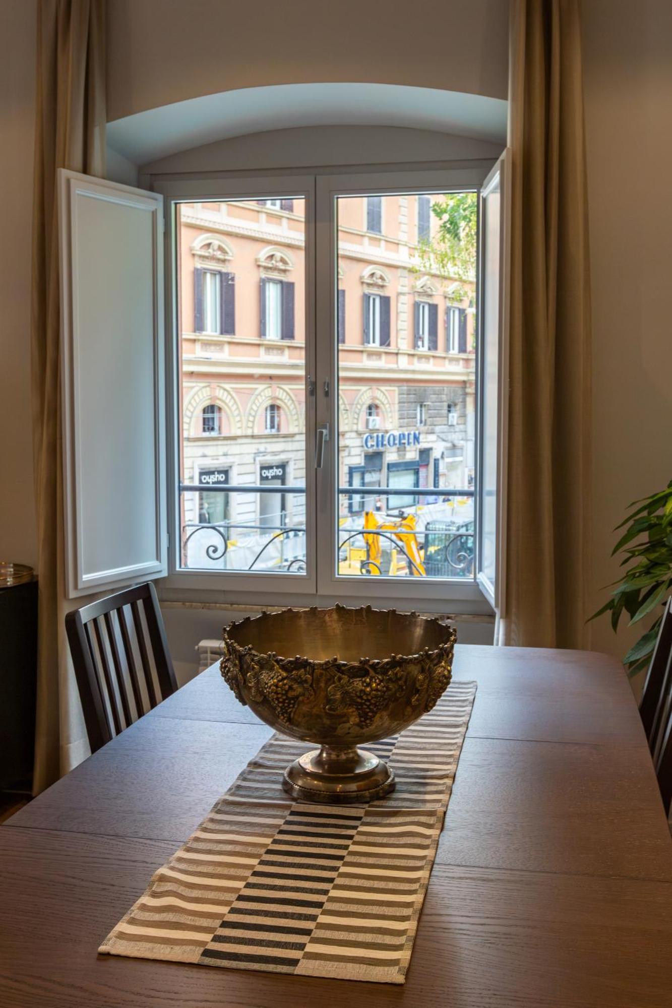 Apartment Castroni Ottaviano Rome