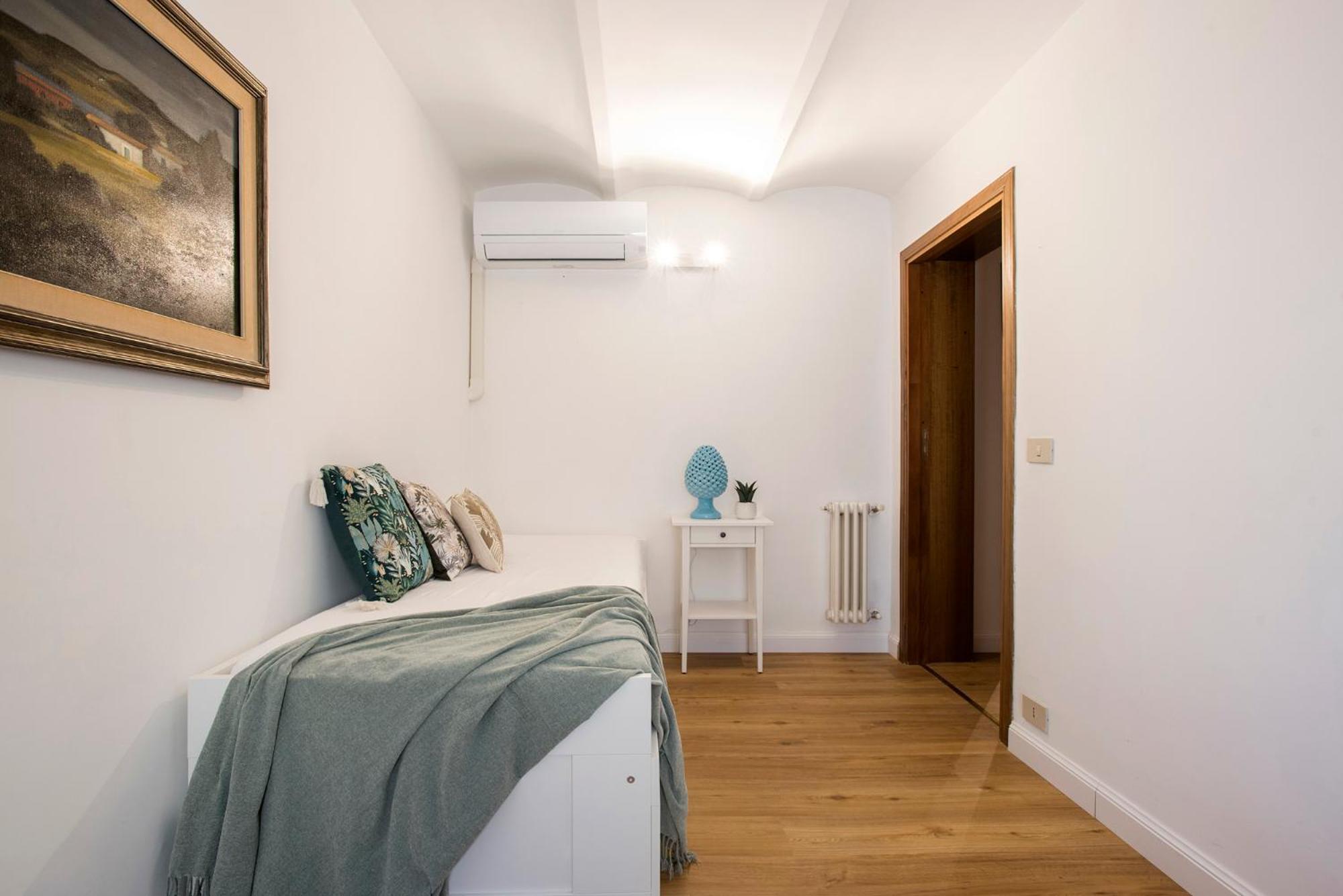 Casa Marchese Lucia * Rome