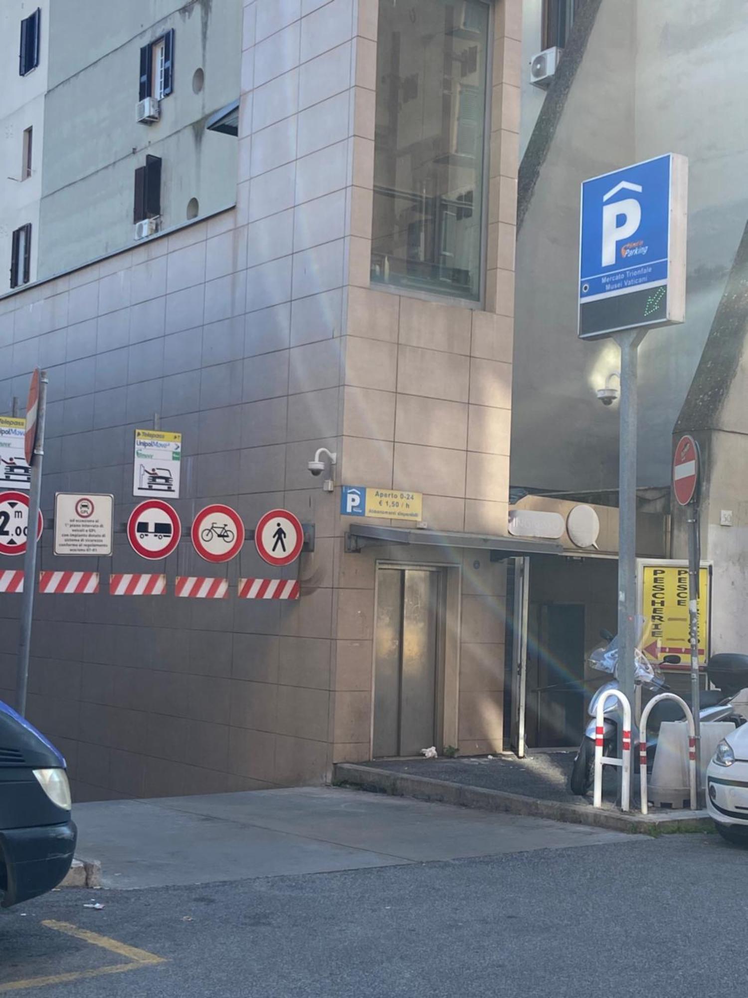 Dimora Del Papa * Rome