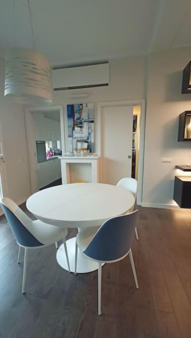 Elegant Metro A - By Openroma Apartment Rome