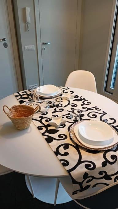 Apartment Elegant Metro A - By Openroma Rome