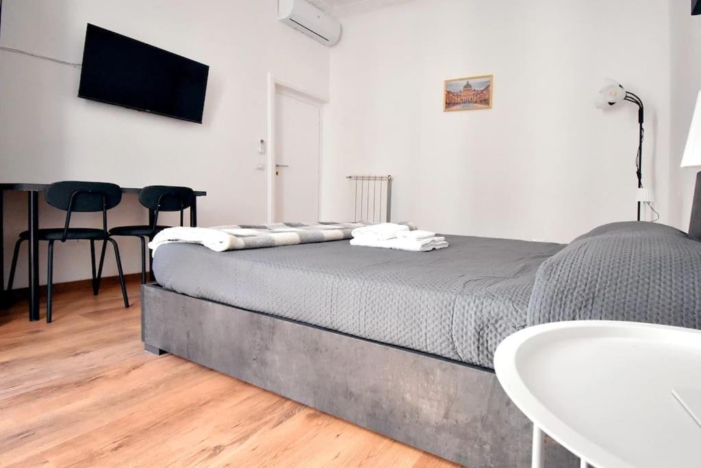 Due Passi Dal Cupolone - Al Centro Apartment Rome