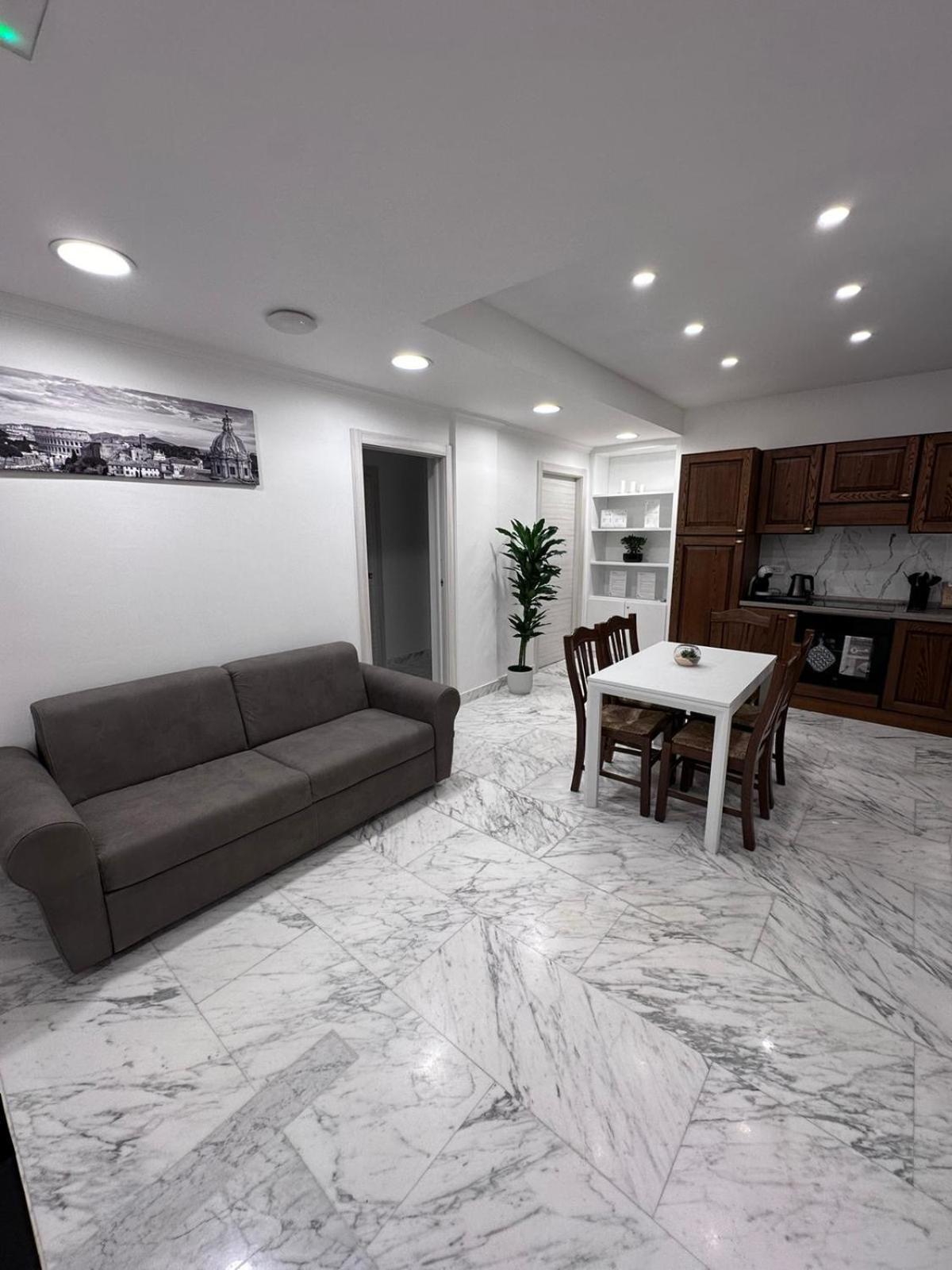 Pio Xi Luxury Apartment