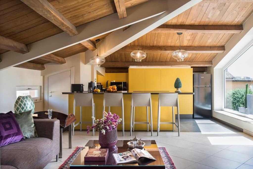 Exclusive Views From A Sunny Attic Apartment! Rome