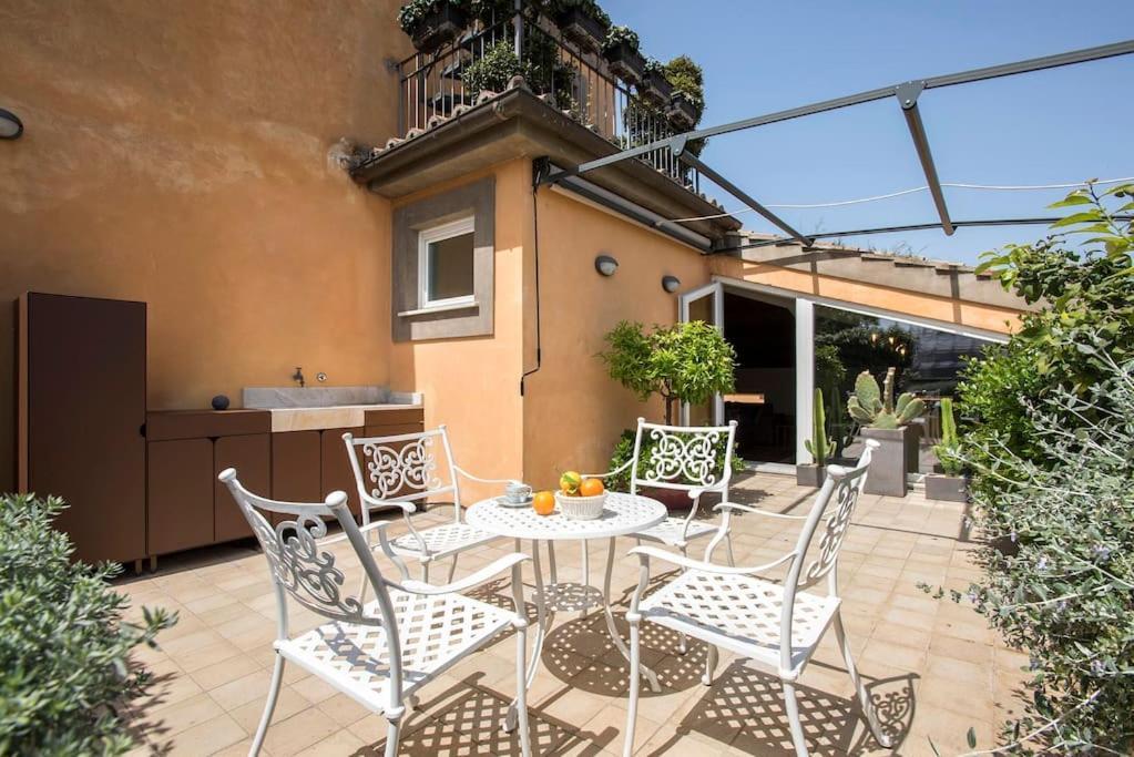 Apartment Exclusive Views From A Sunny Attic Apartment! Rome