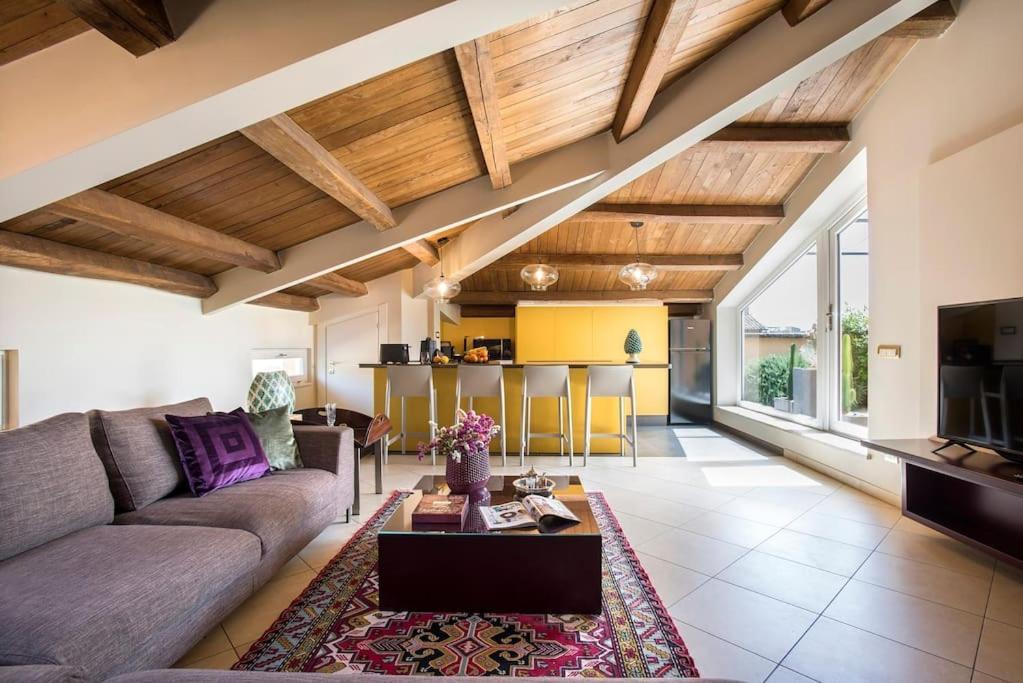 Exclusive Views From A Sunny Attic Apartment! Apartment Rome
