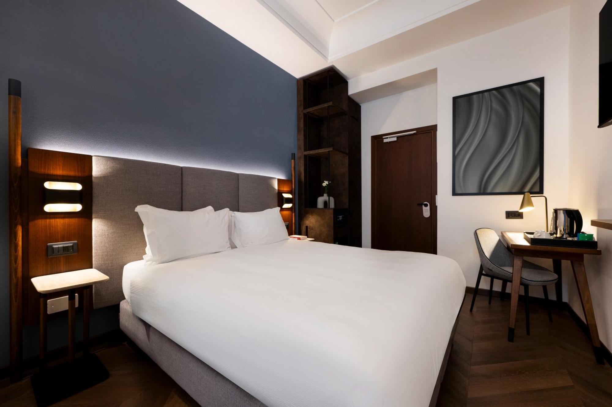 Boutique Piedra Centre 3* Rome
