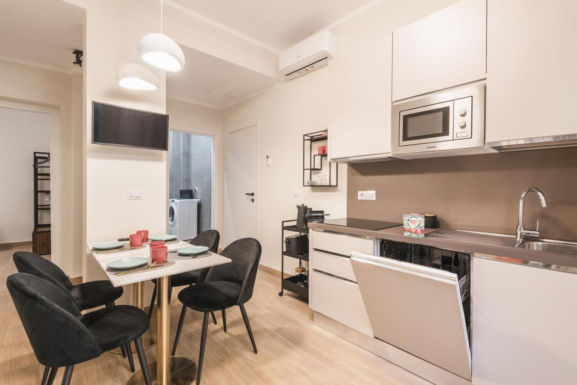 C1 Class Apartments, 2 Delux, Max 6 Persone Distante 15 Minuti A Piedi Da Fontana Di Trevi Appartamento Roma