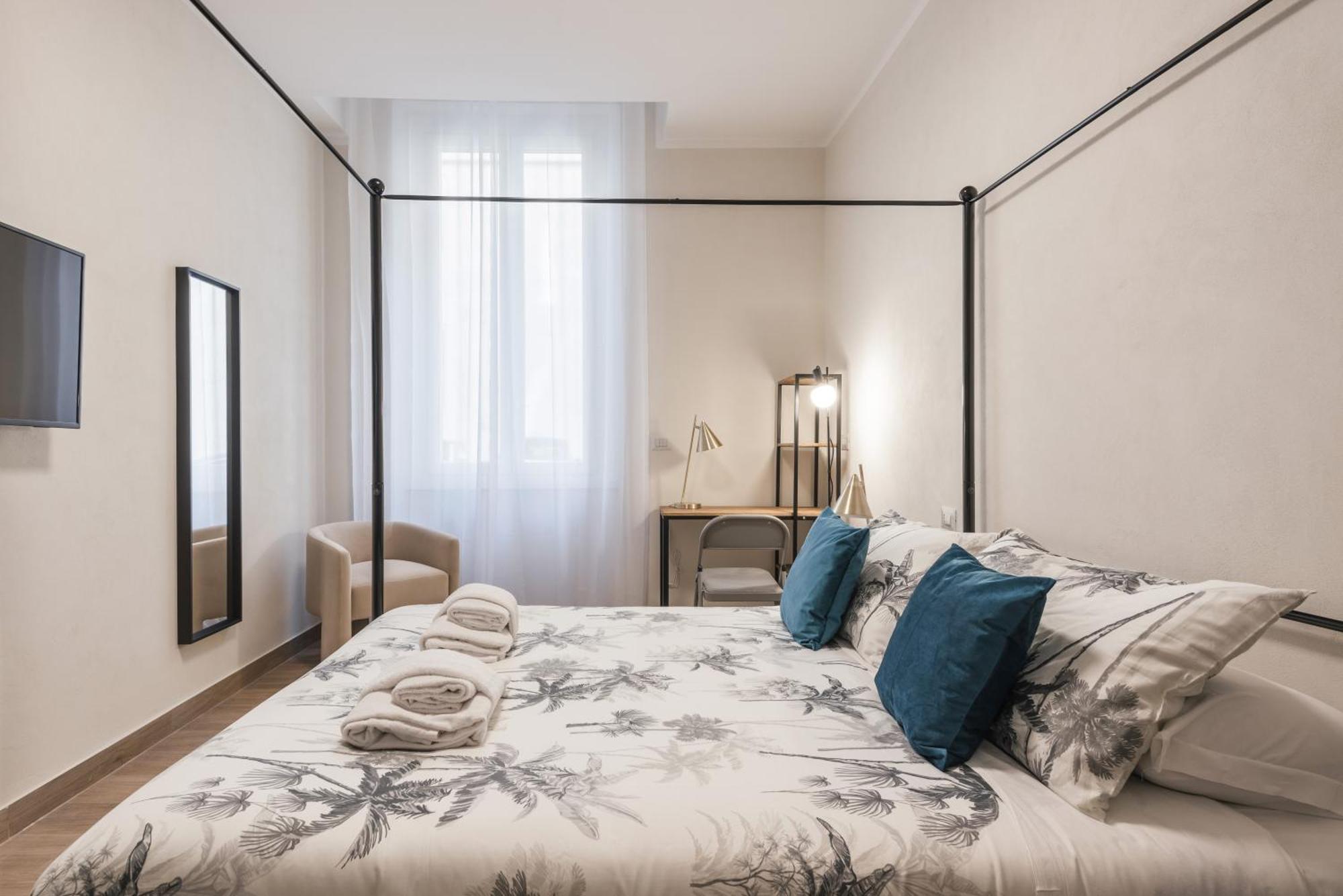 C1 Class Apartments, 2 Delux, Max 6 Persone Distante 15 Minuti A Piedi Da Fontana Di Trevi *