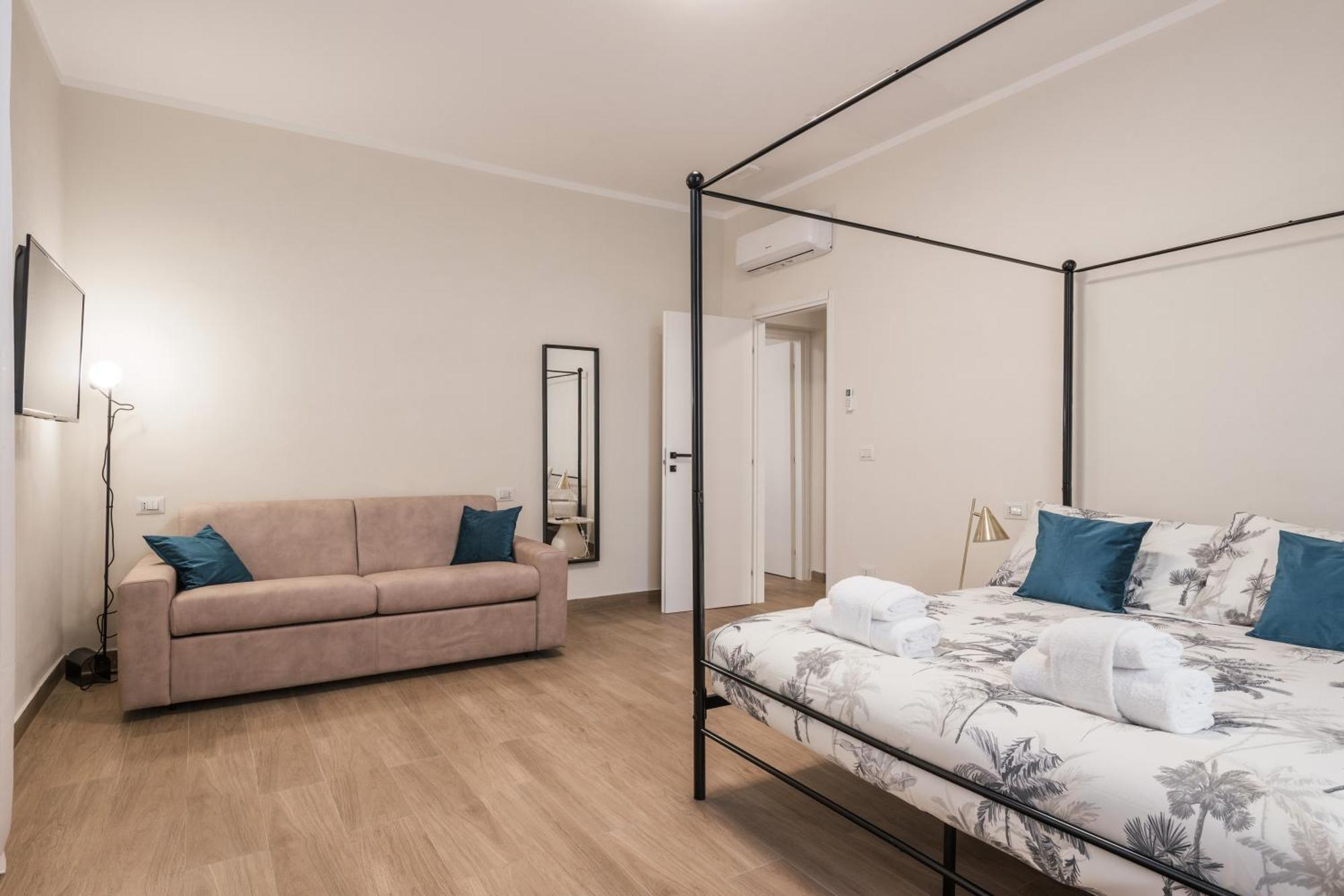 C1 Class Apartments, 2 Delux, Max 6 Persone Distante 15 Minuti A Piedi Da Fontana Di Trevi *