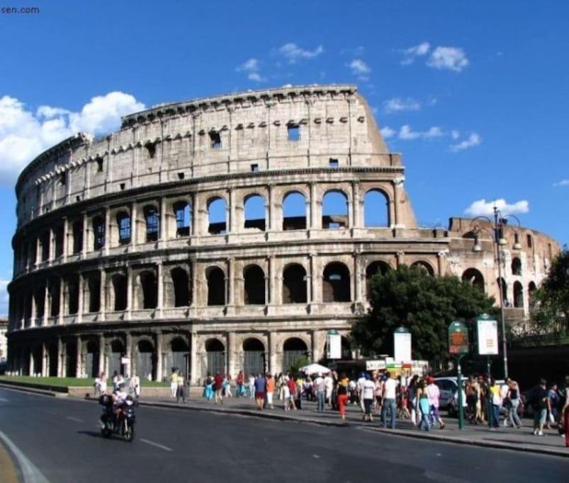 Gladiators At The Colosseum - Classrome27 *