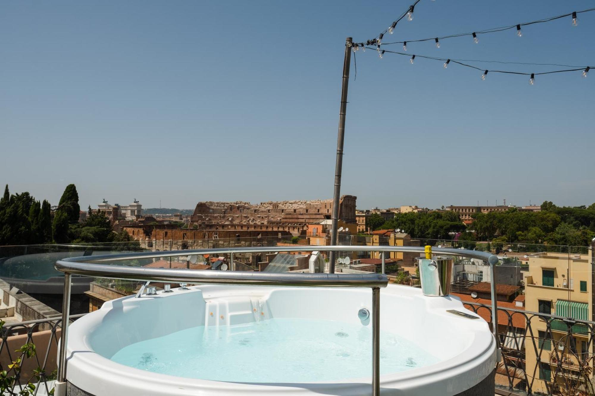 Bed & Breakfast Rooftop Colosseo - D'amore 5*