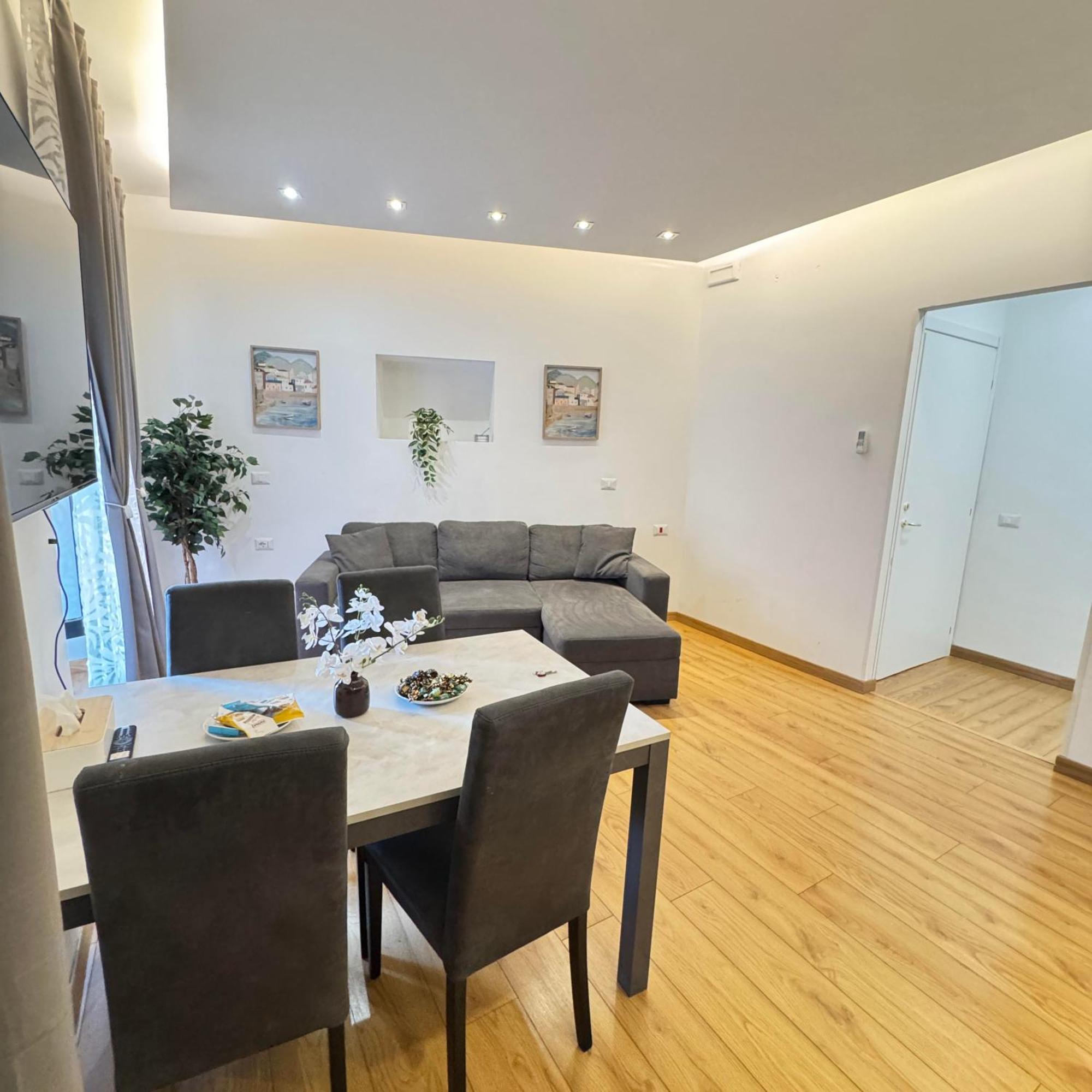 Sweet House Via Dei Gracchi Apartment