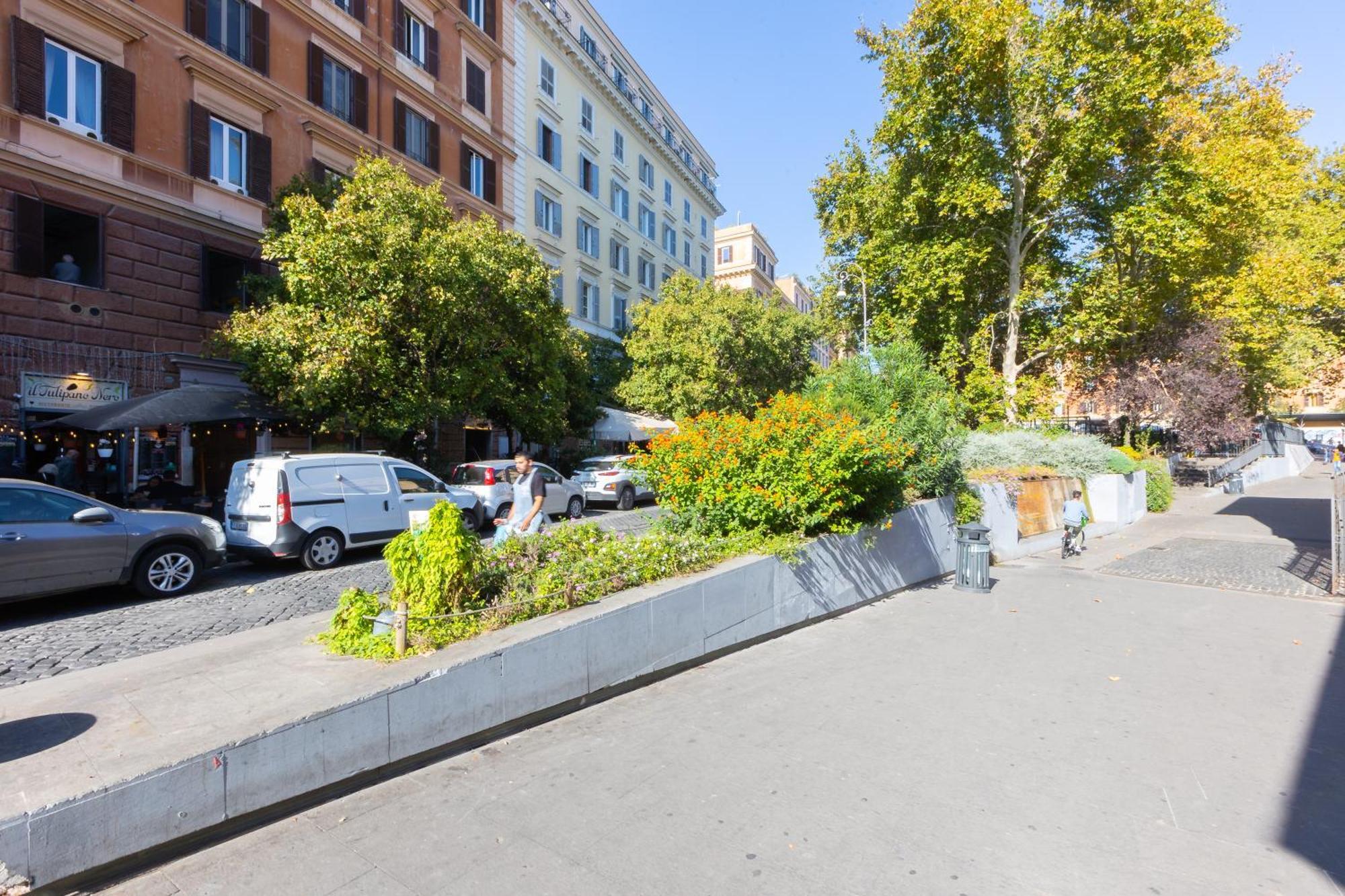 Khris - Trastevere - San Cosimato * Rome