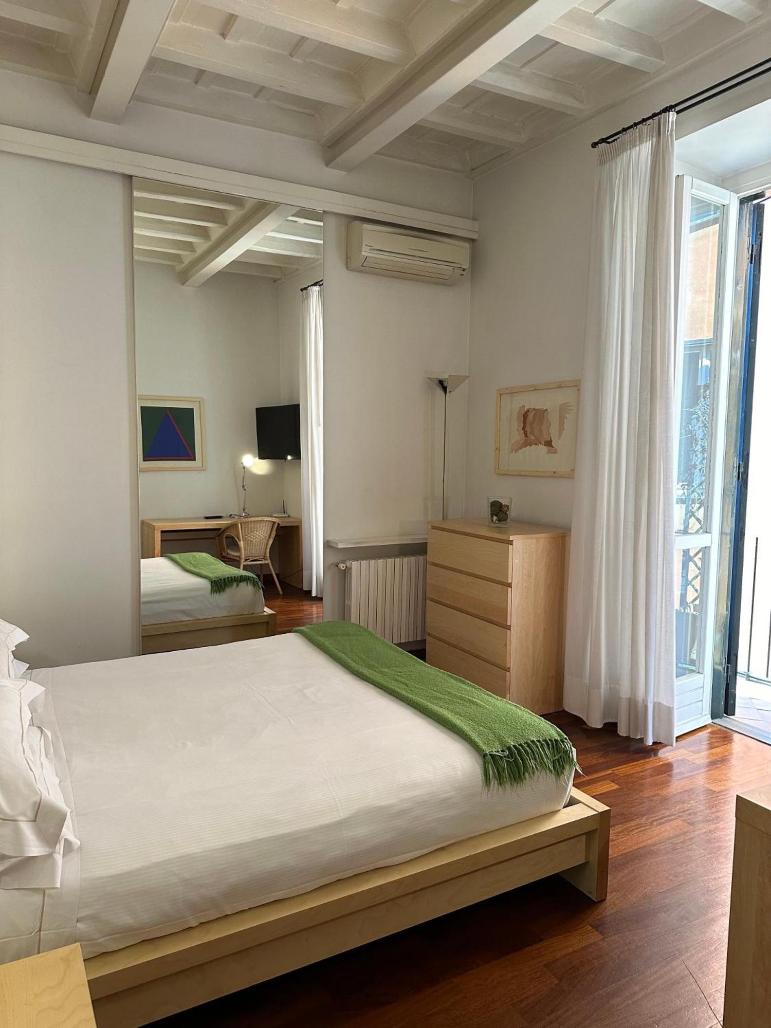 Spanish Steps Vittoria Apartment *
