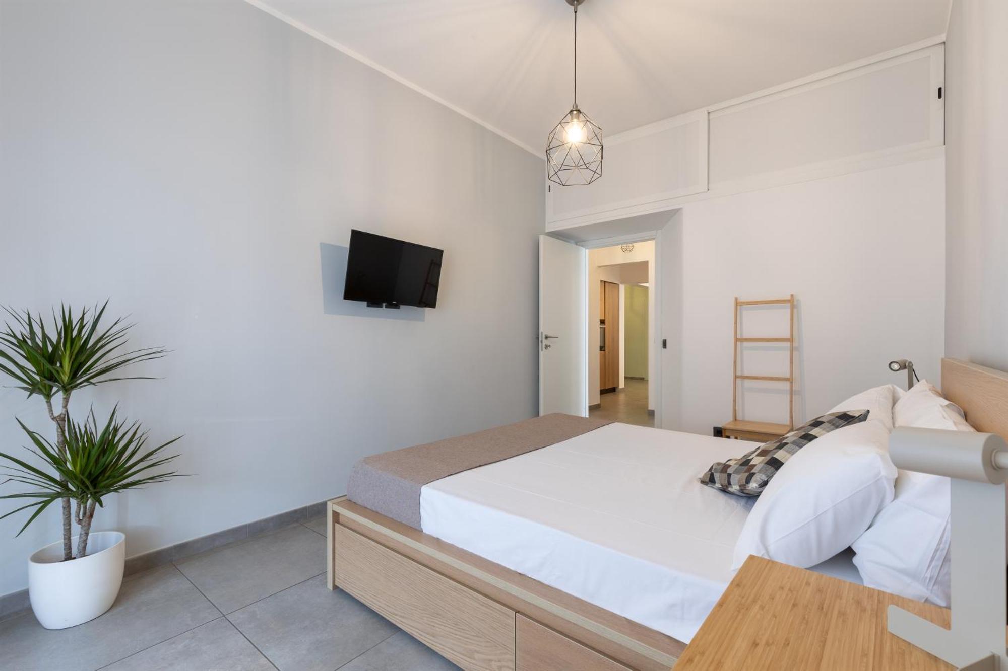 Urban Light House -10 Minuti Dalla Metro Apartment