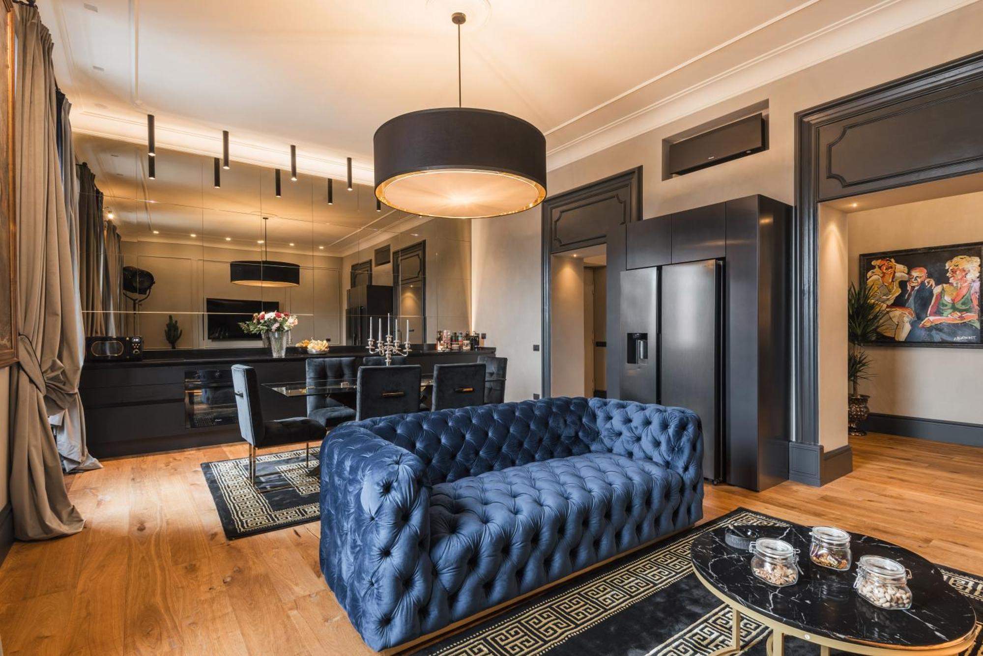 Mega Royal Apartment *