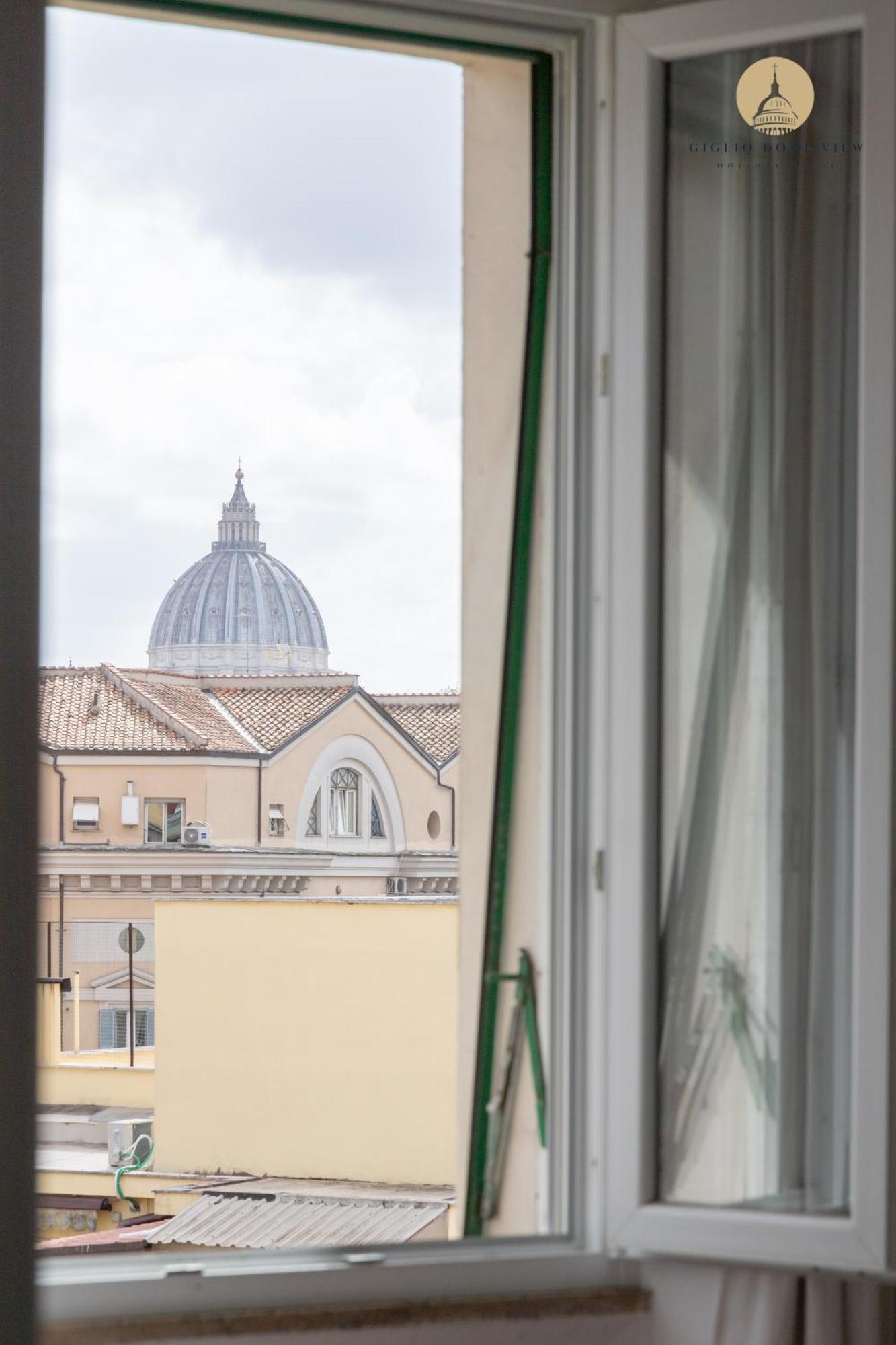 Apartment Giglio Dome View - St Peter View, 300mt To Metro A, Vatican City, A-c *