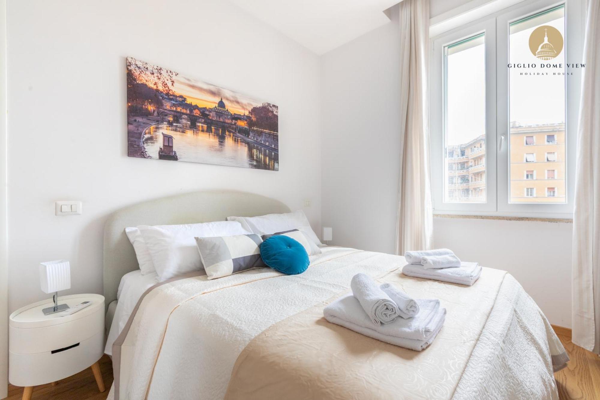 Apartment Giglio Dome View - St Peter View, 300mt To Metro A, Vatican City, A-c