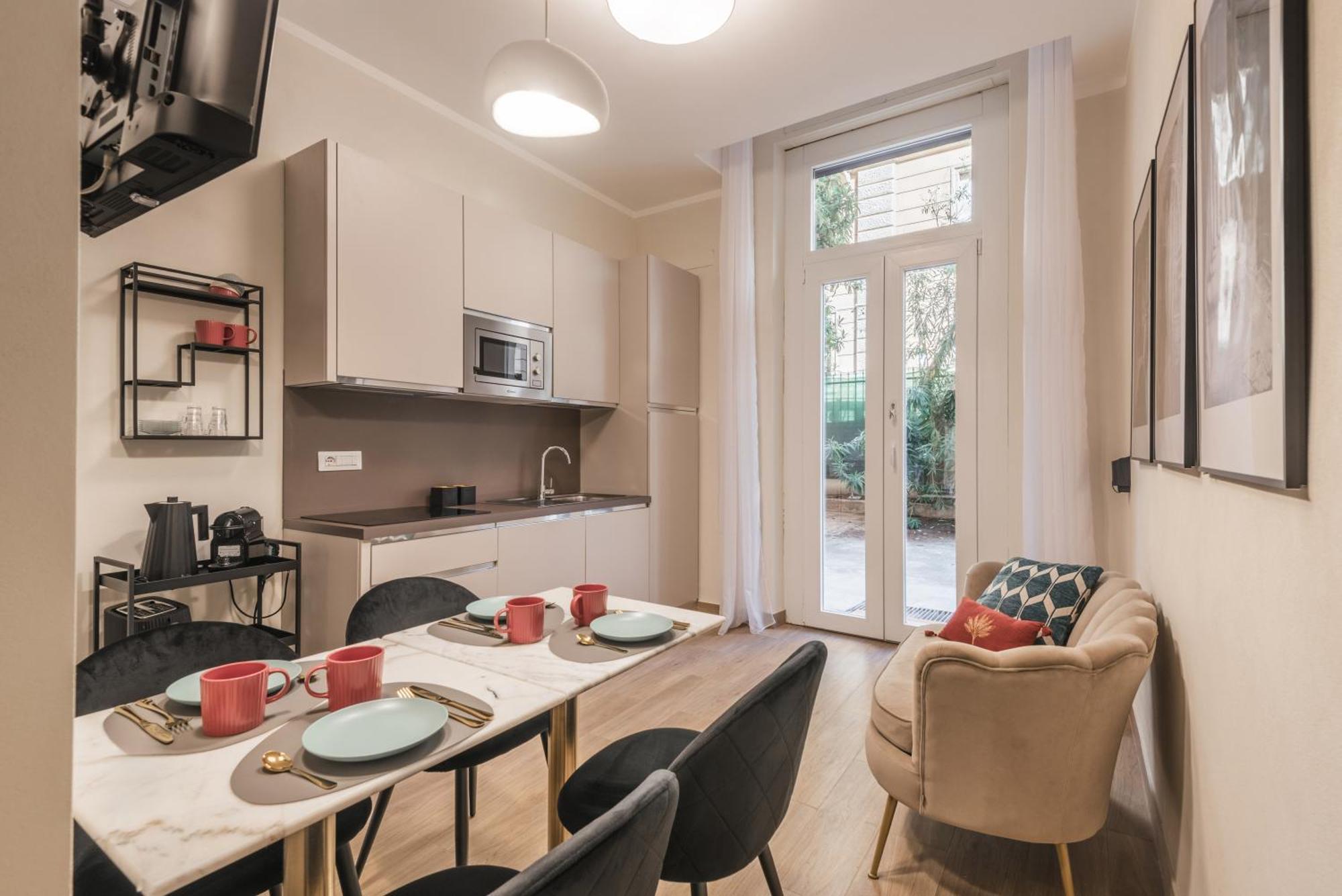 C1 Class Apartments, 2 Delux, Max 6 Persone Distante 15 Minuti A Piedi Da Fontana Di Trevi Appartamento *