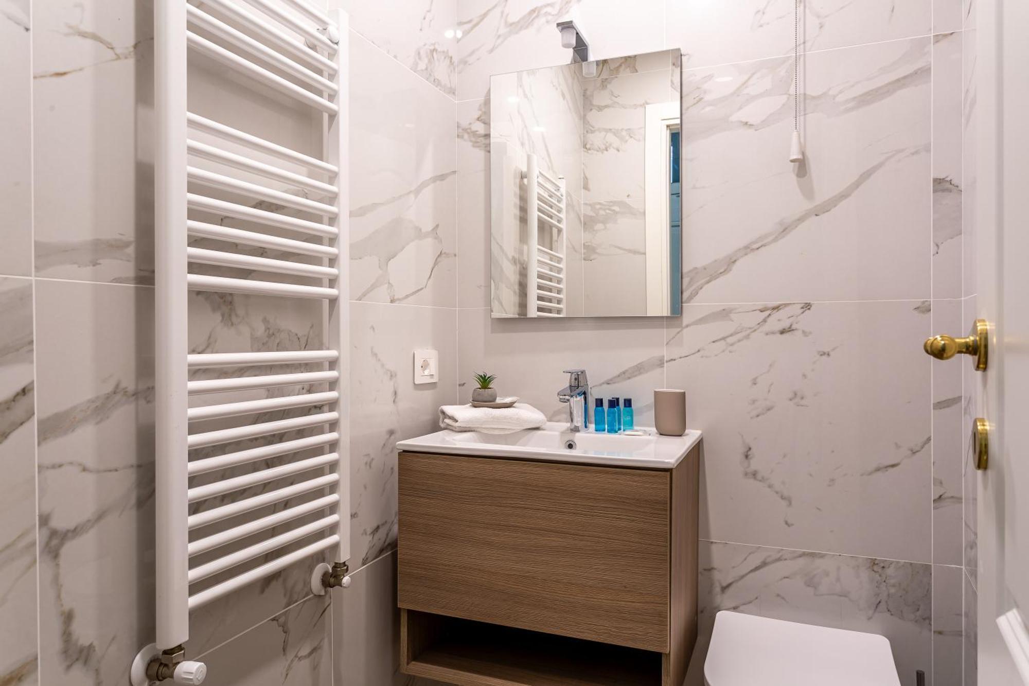 Apartment Iflat Augustus Near Pantheon