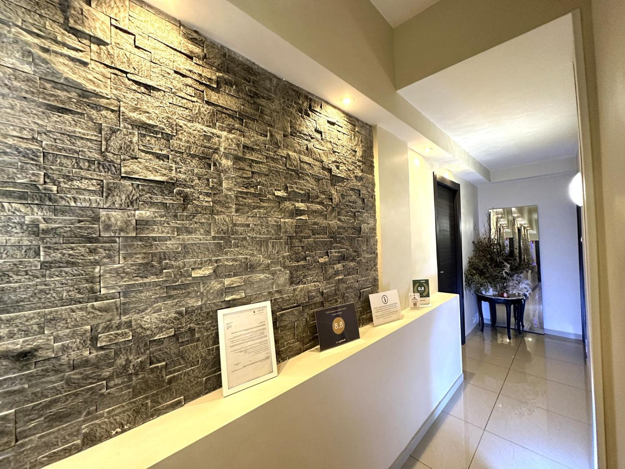 Couette-café Candia 4*