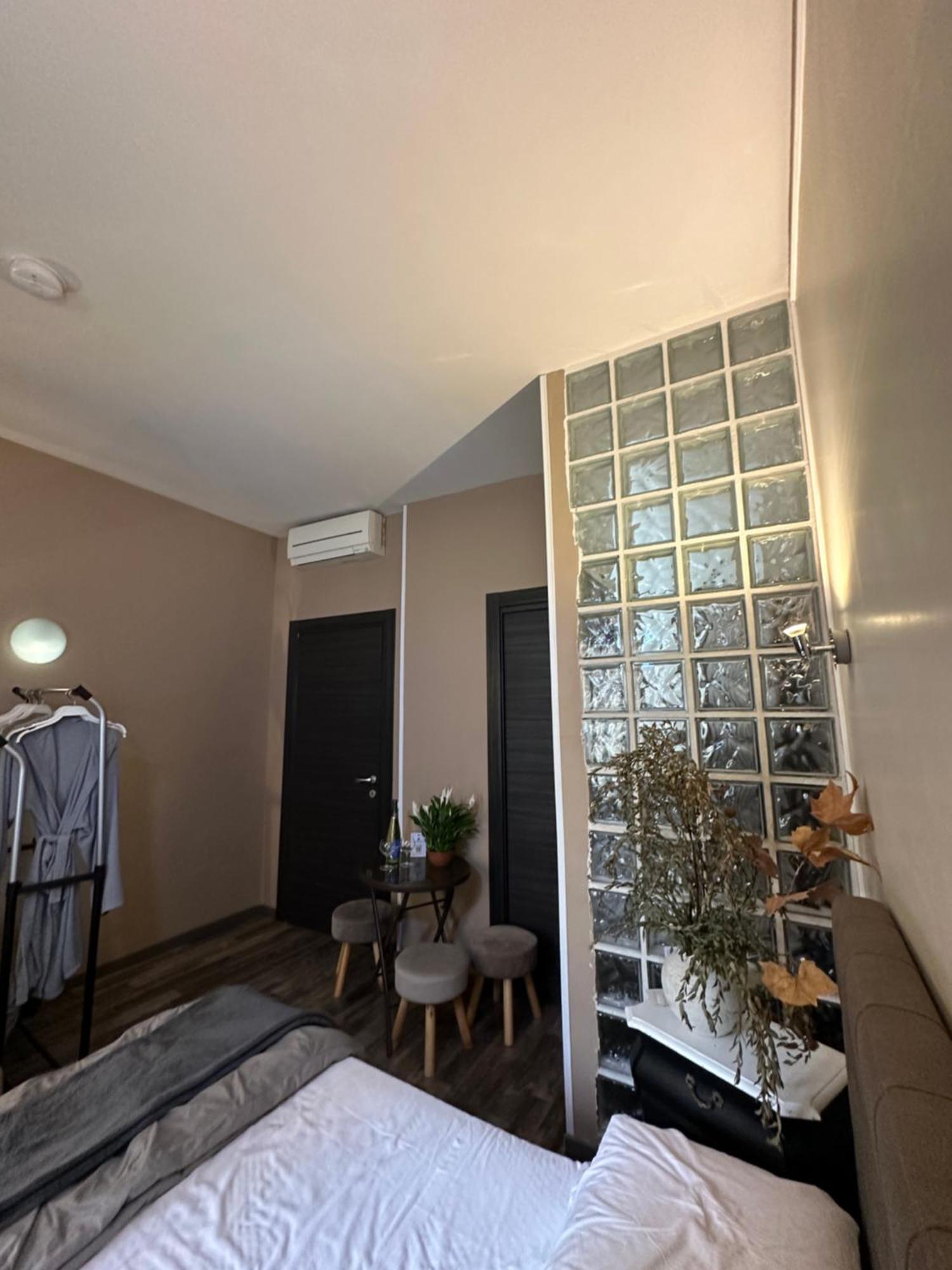 Couette-café Candia 4*