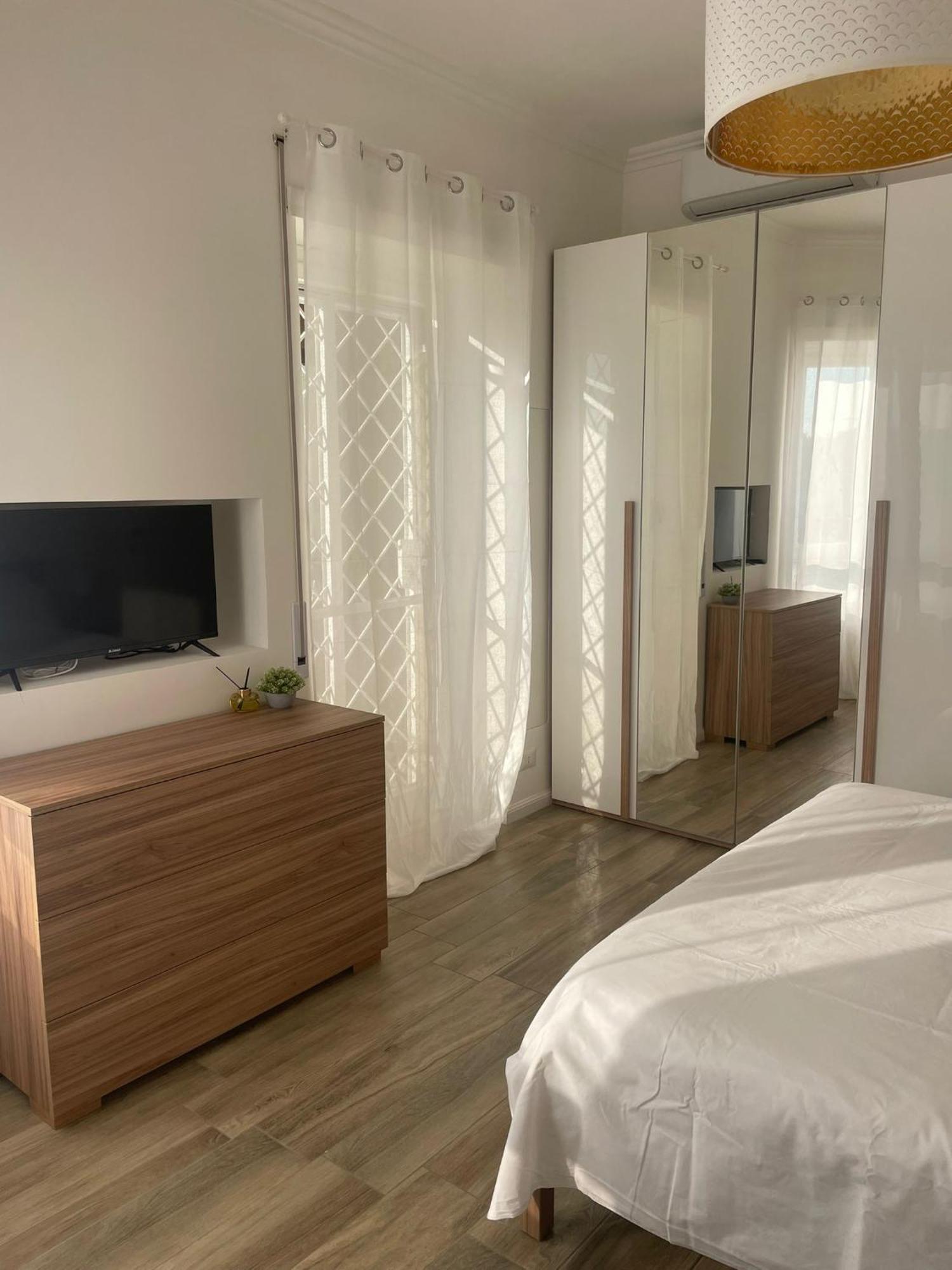 2 Bagni, 2 A Piramide Ostiense * Rome