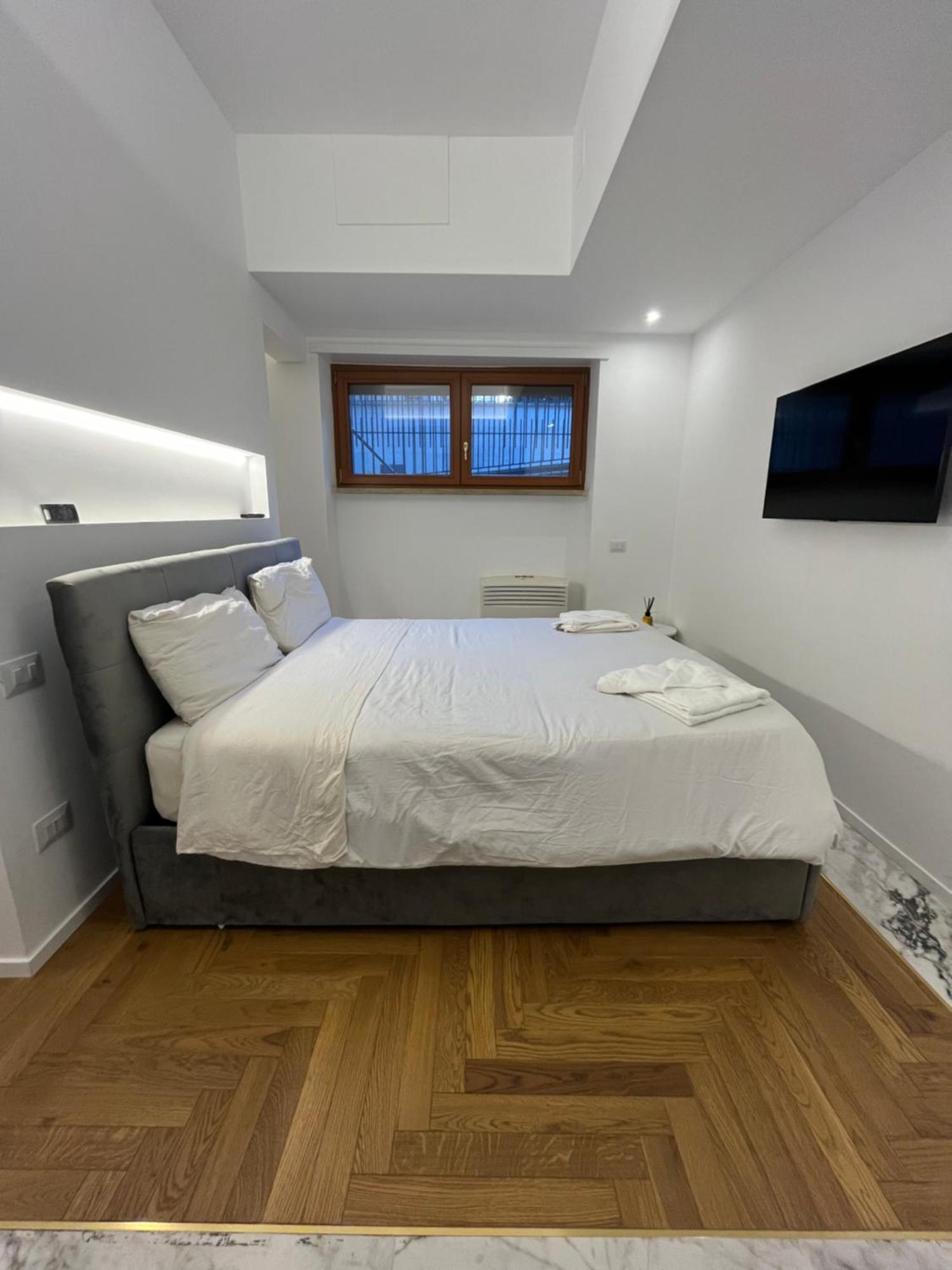 Apartment Savoia House, Modern Near Borghese