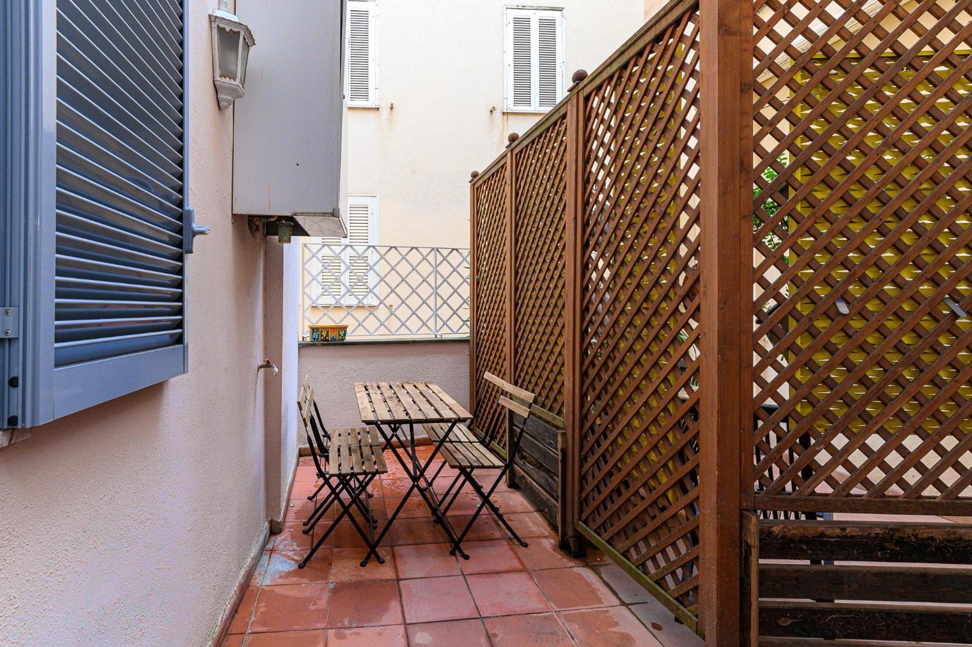 Colosseum With Terrace By Ndp Rent Apartment