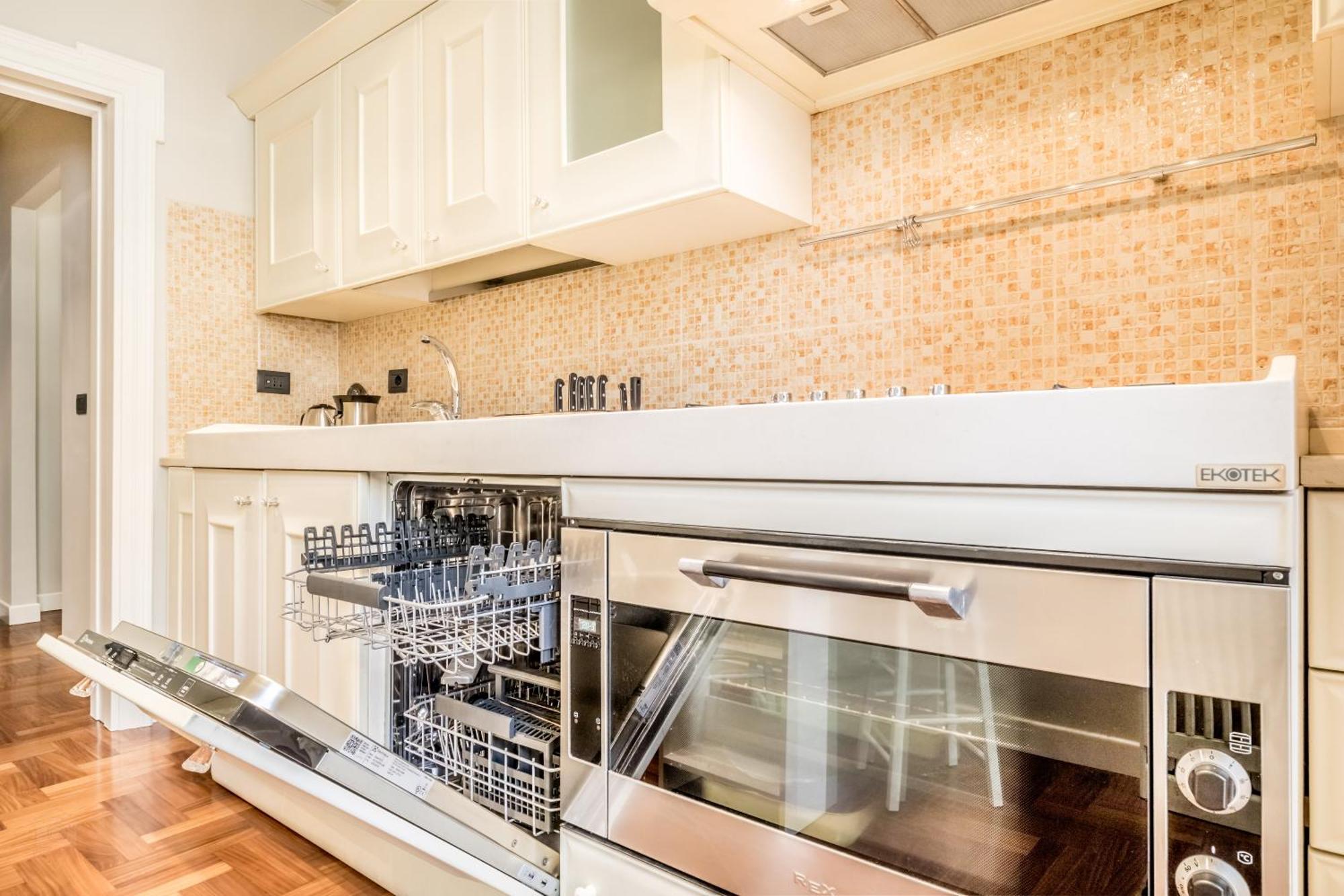 Apartment Bbhome Eleganza E Comfort Unico In San Giovanni District *