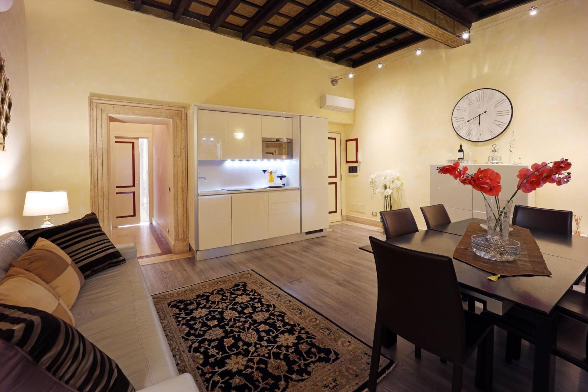 Nsm 71viadelcorso Con Terrazzo Appartamento