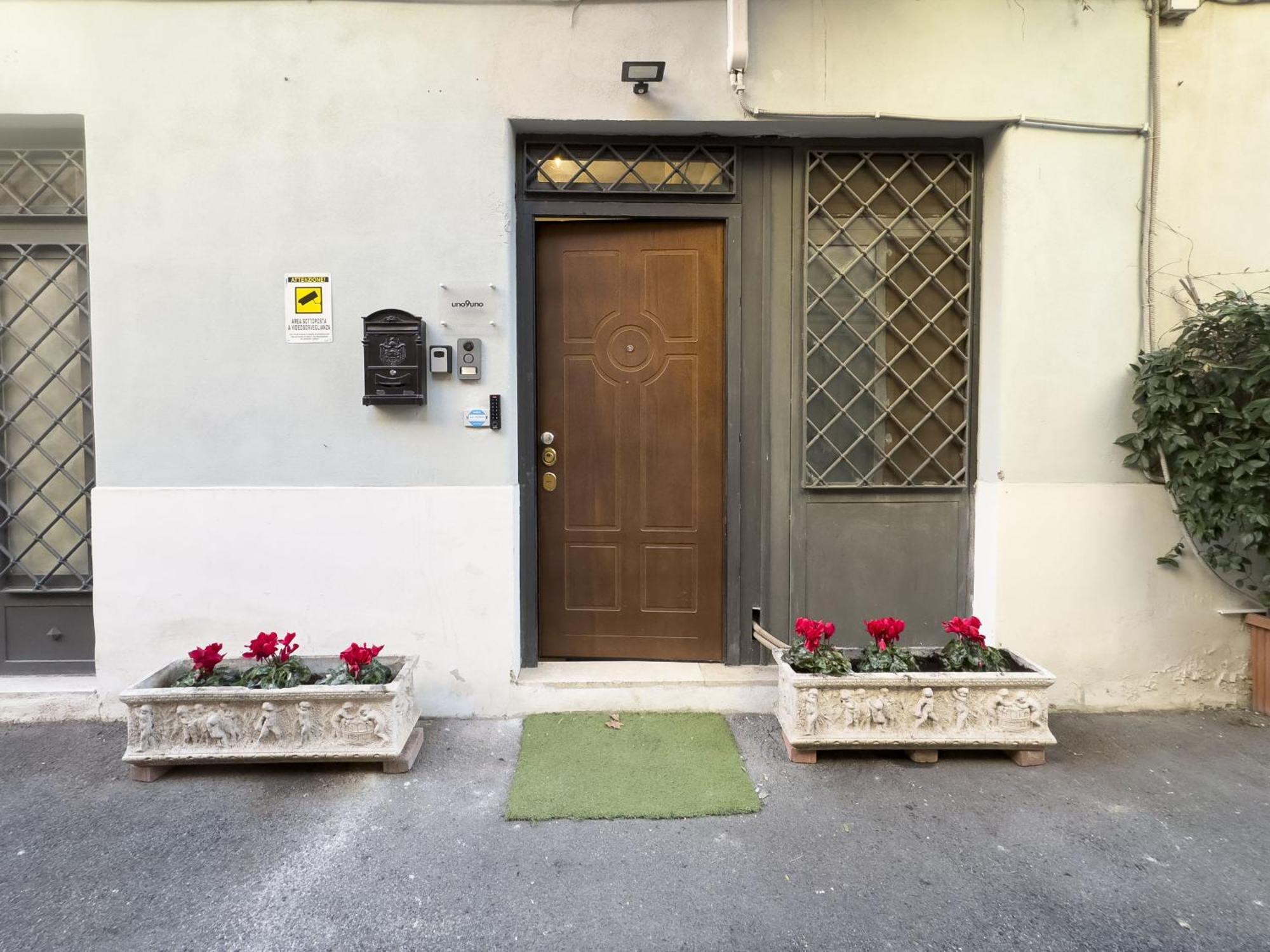 Design And Colorful Loft Near Pamphili * Rome