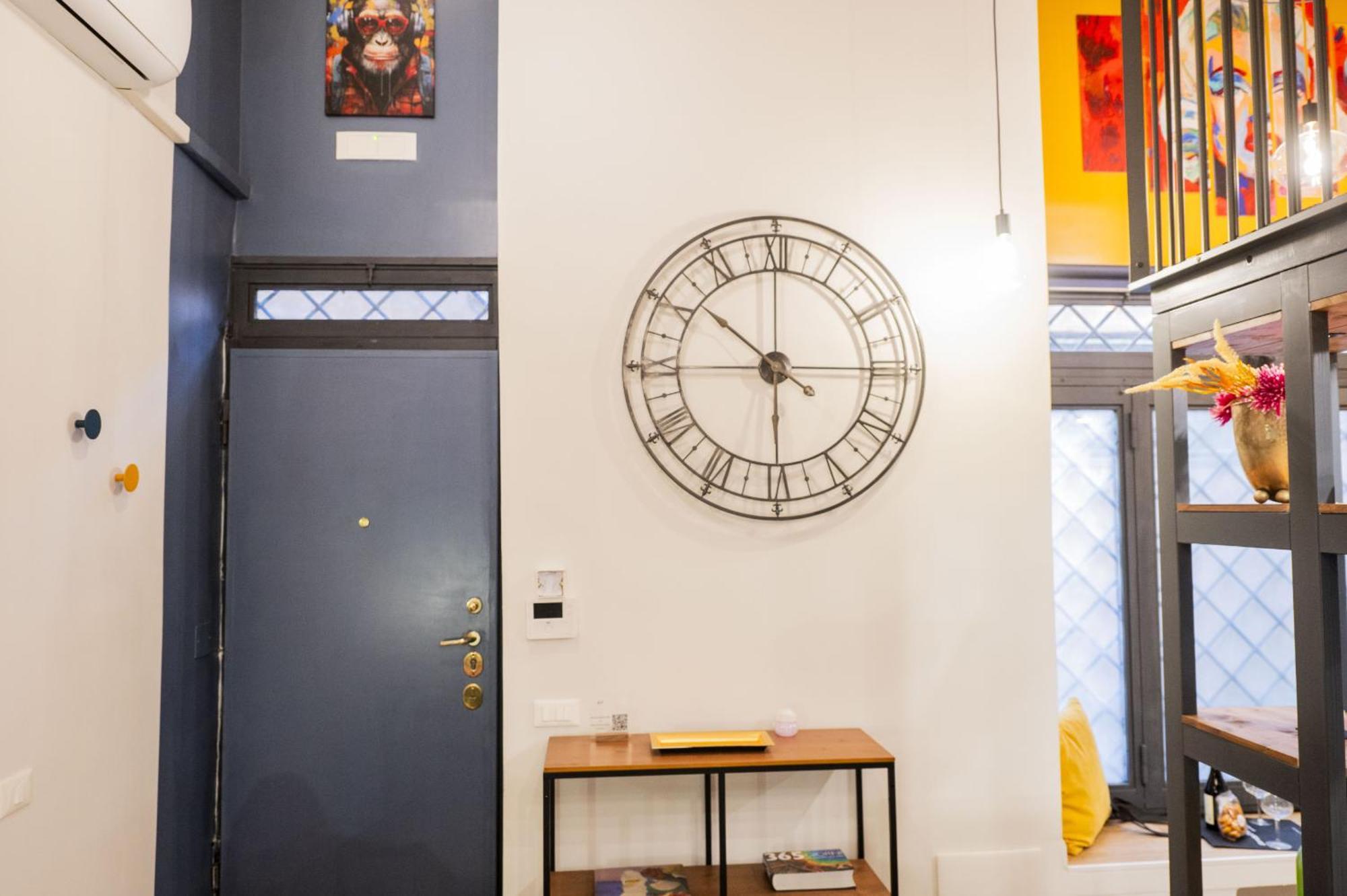 Design And Colorful Loft Near Pamphili Apartment *