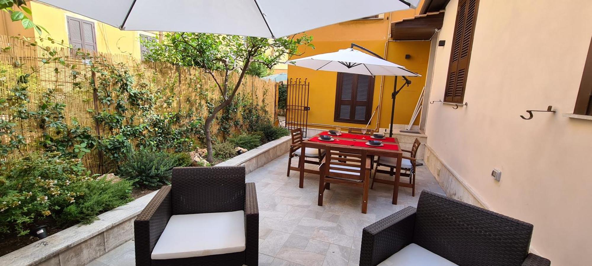 Trastevere Incantevole Con Patio Esterno Privato Rome