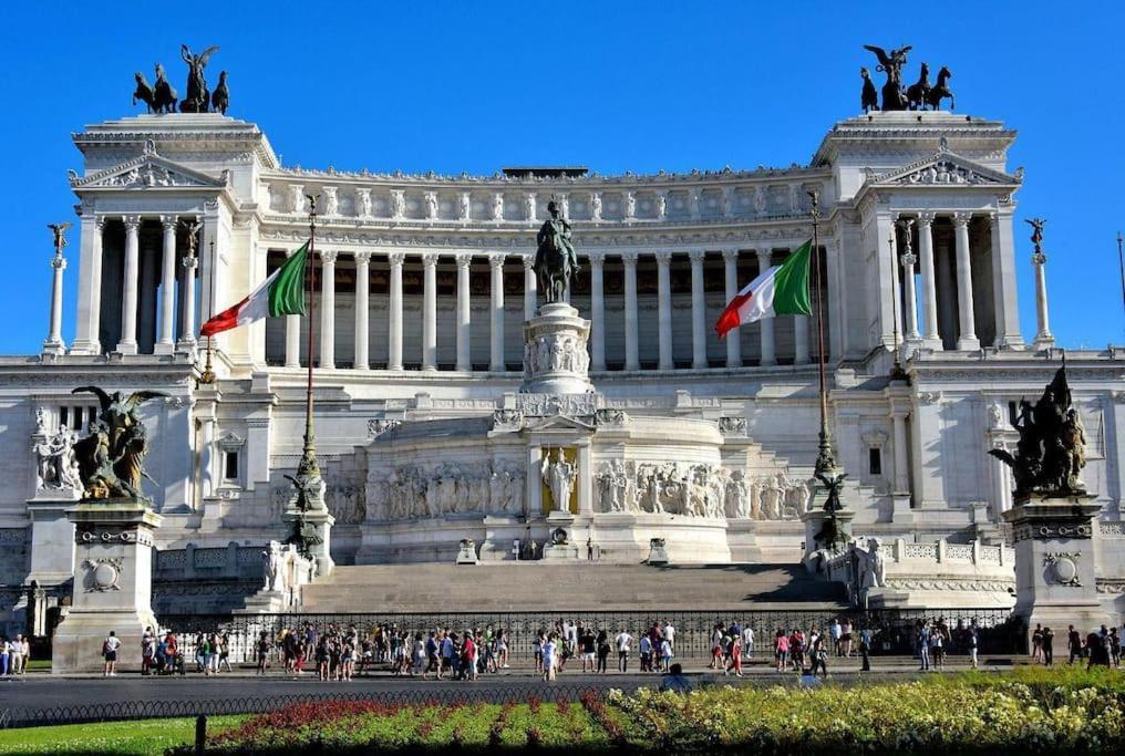 Piazza Venezia *