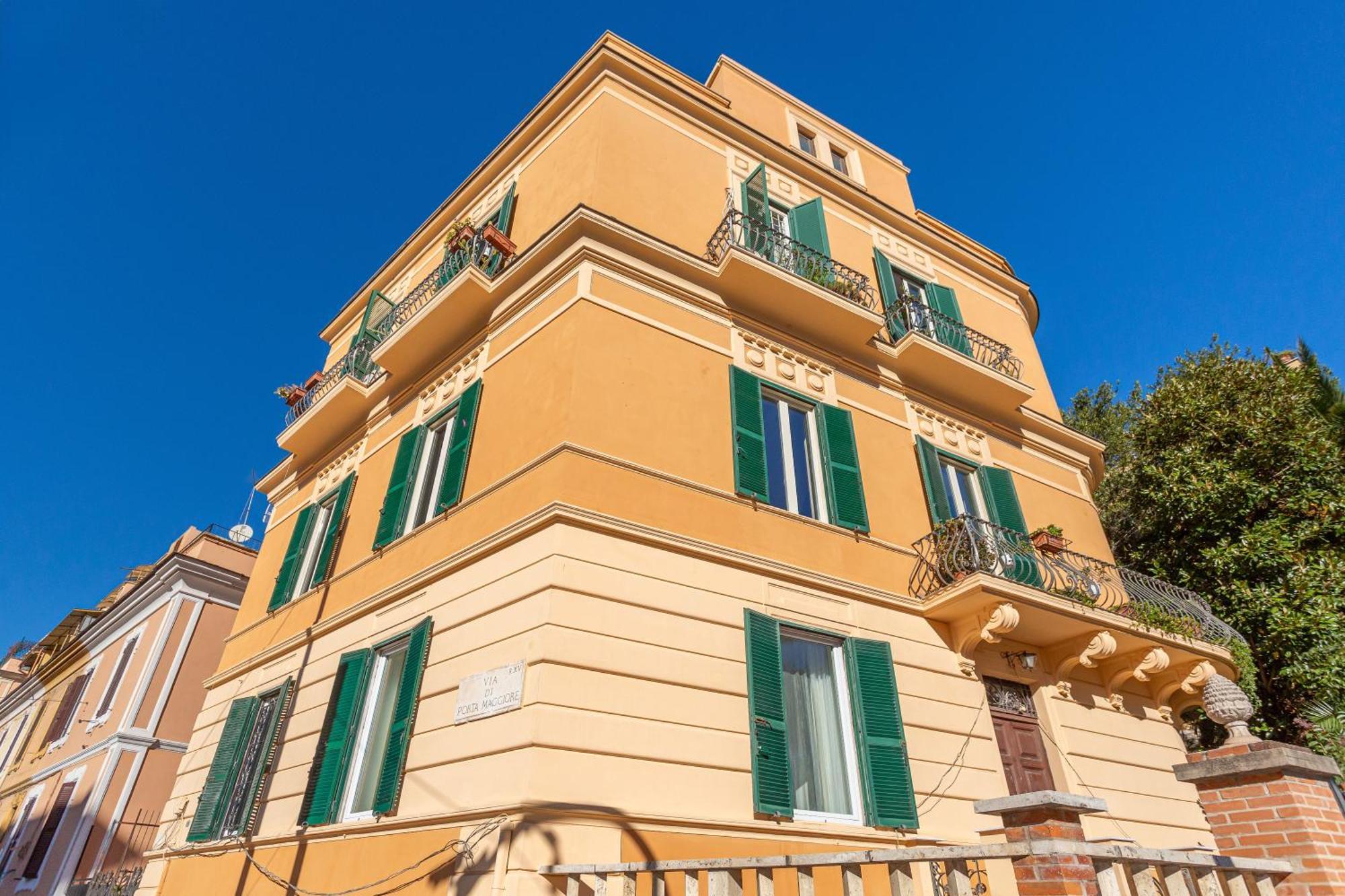 Elegantis Des Artistes Roma
