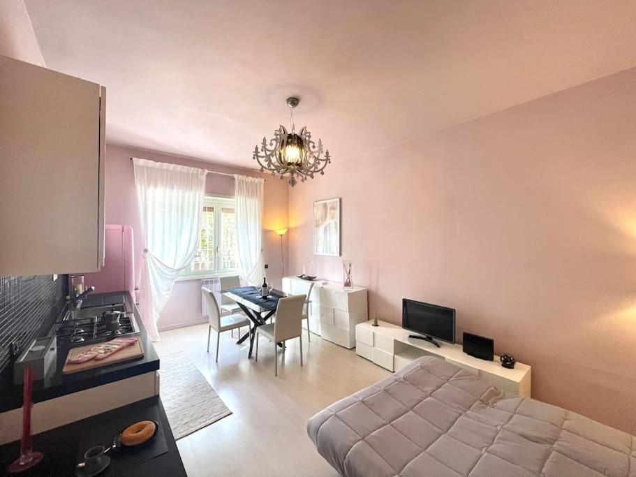 Cipro Pink House Apartment Rome