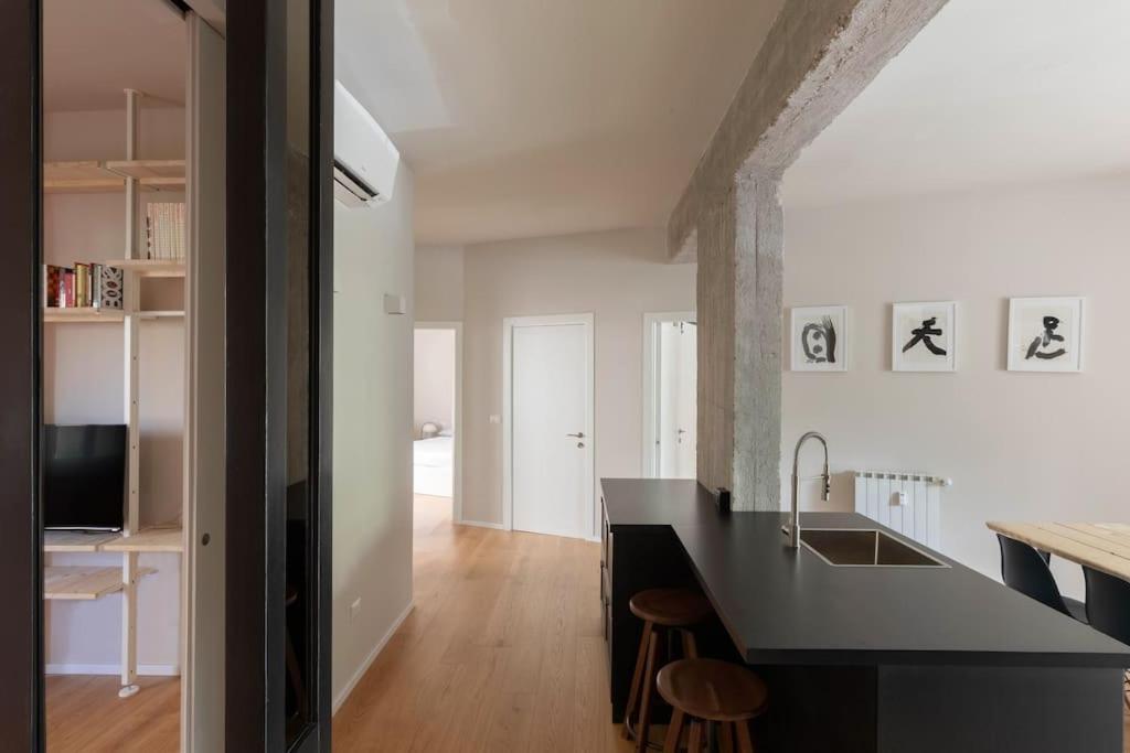Modern Spacious On The Tevere Apartment Rome