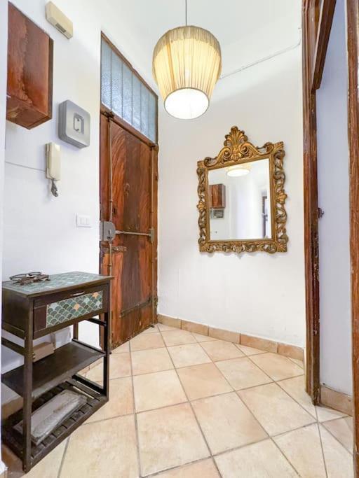 Vatican Art Apartment *